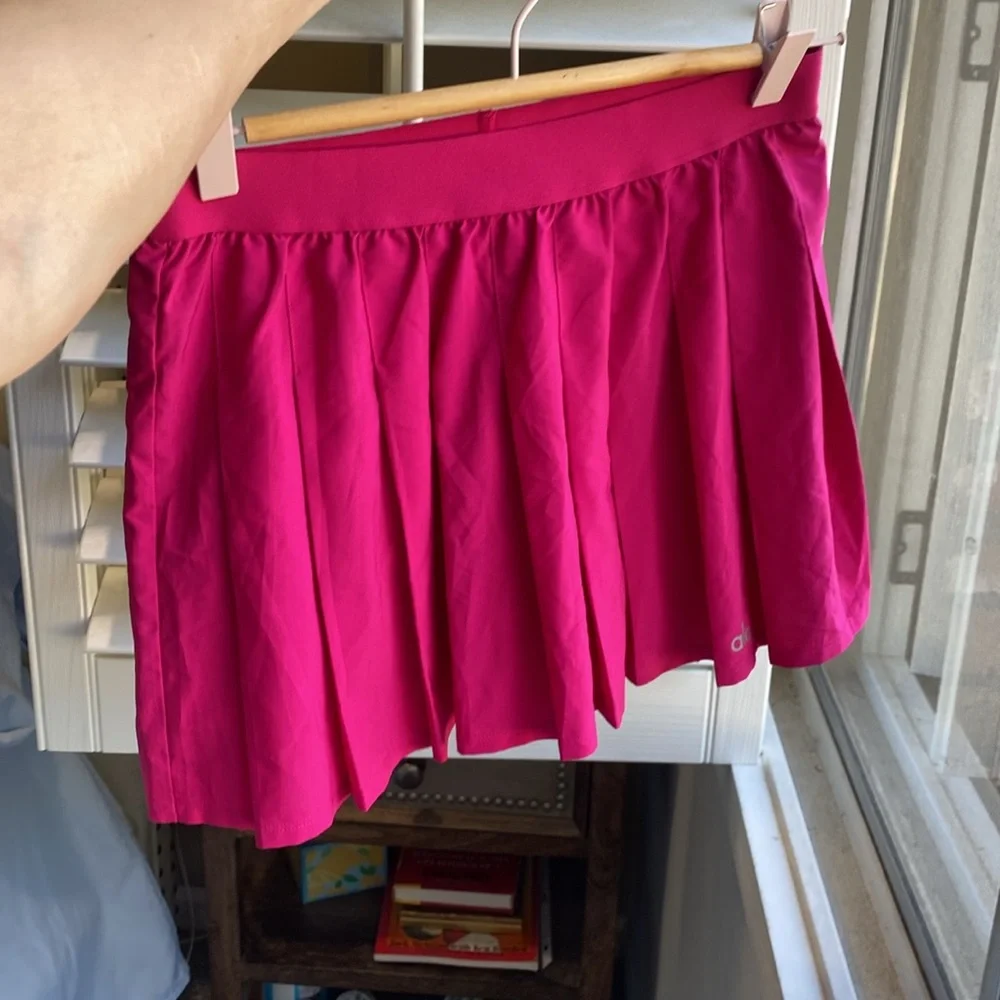 🌼 ALO Yoga Varsity Tennis Skirt Alo Yoga Fuchsia Mini Skirt size small